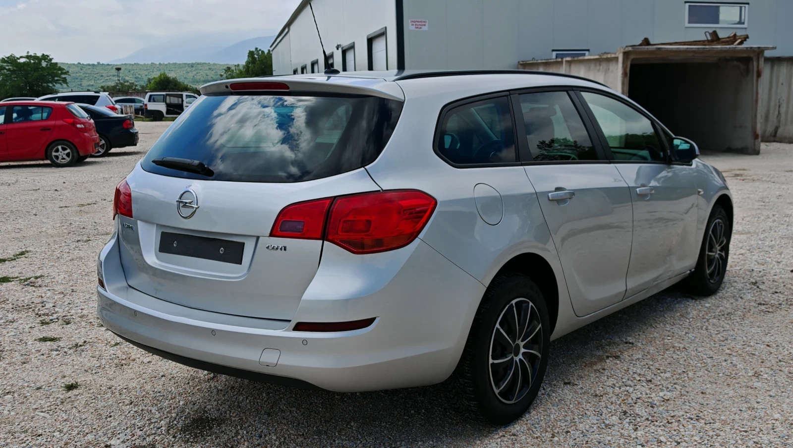 Opel Astra 1.7CDTI 110кс/ТЕМПОМАТ/ПАРКТРОНИК/ПОДГРЕВ  - изображение 2