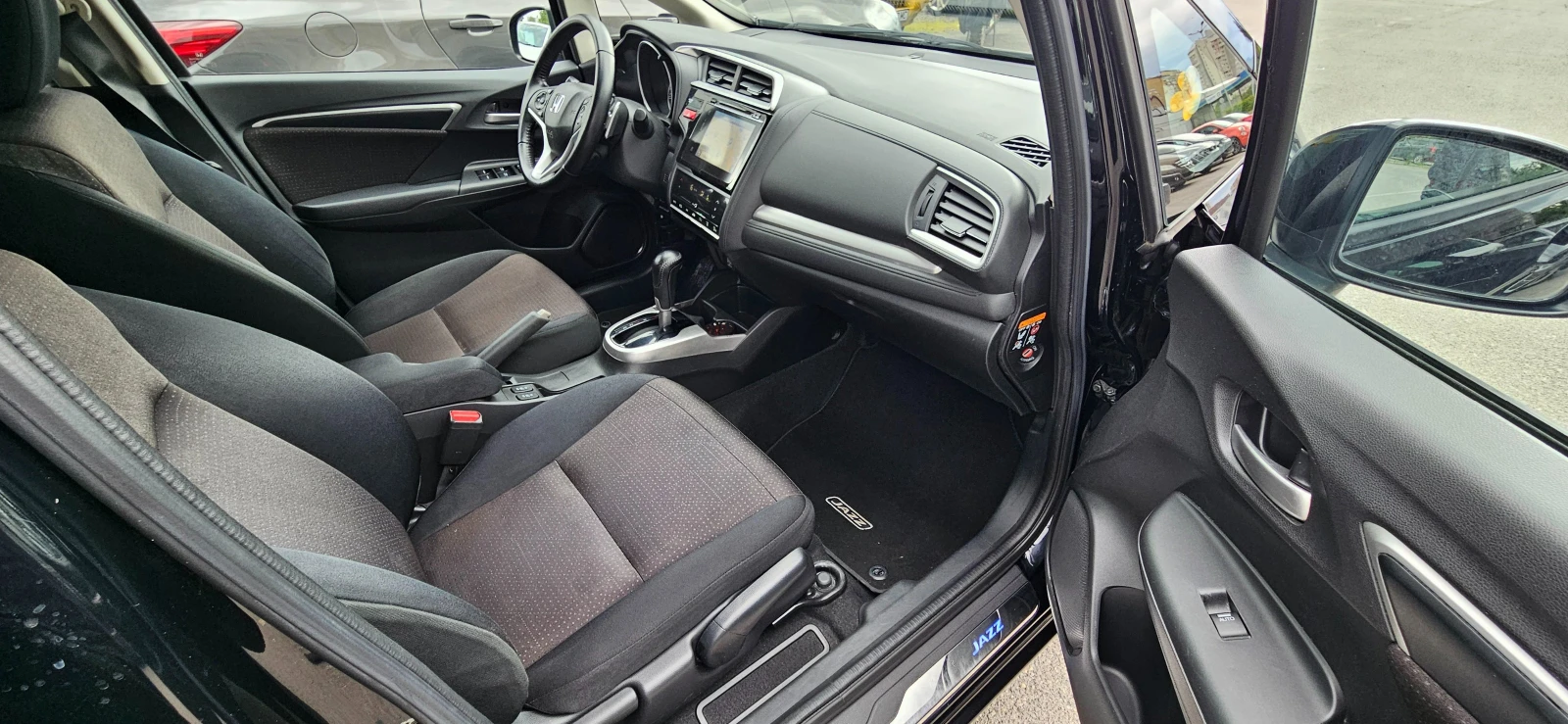 Honda Jazz 1.3 i-VTEC Elegance Connect ADAS CVT - изображение 6