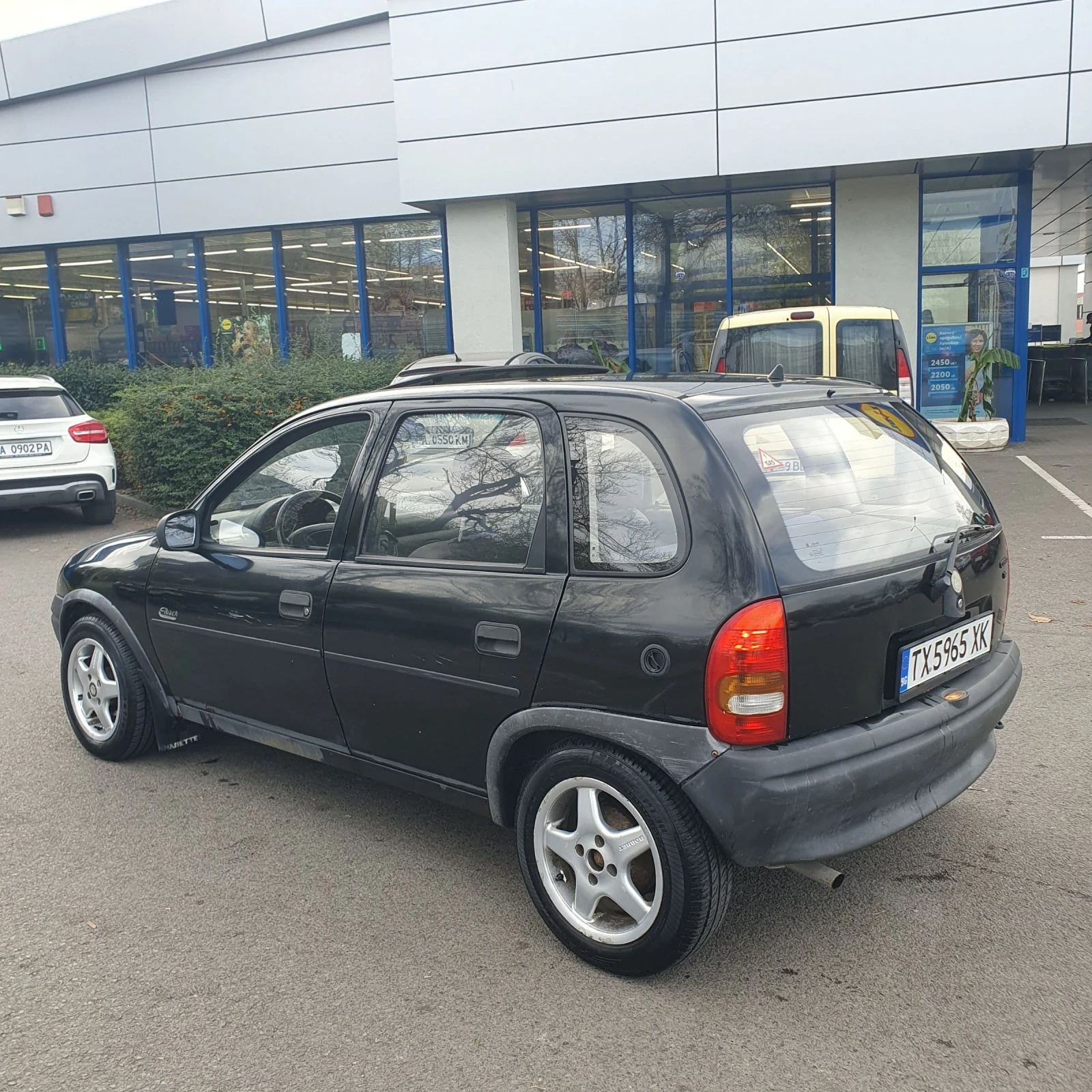 Opel Corsa 1.4i моно - изображение 7