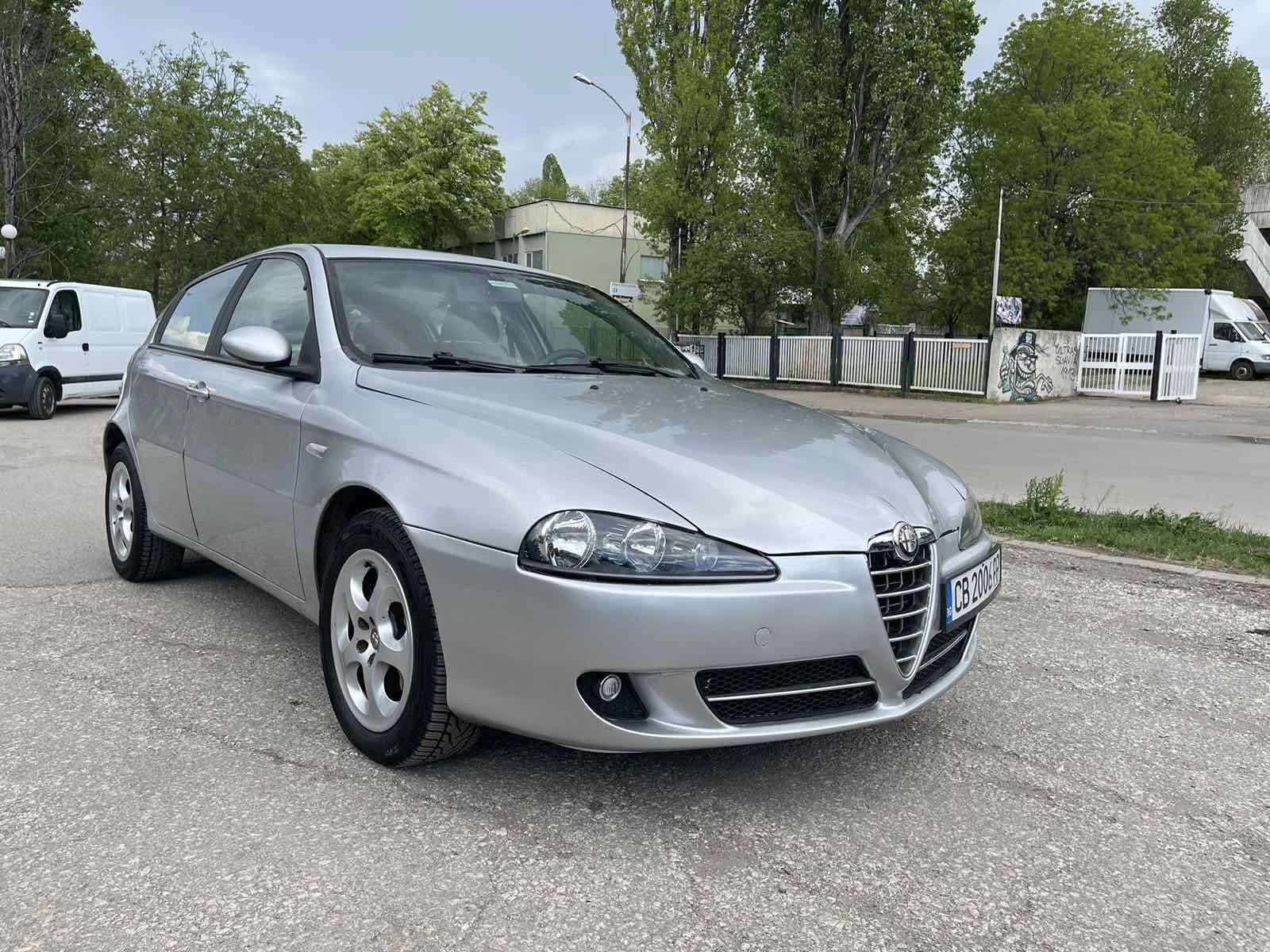 Alfa Romeo 147 1.6 GAS, снимка 2 - Автомобили и джипове - 53861517