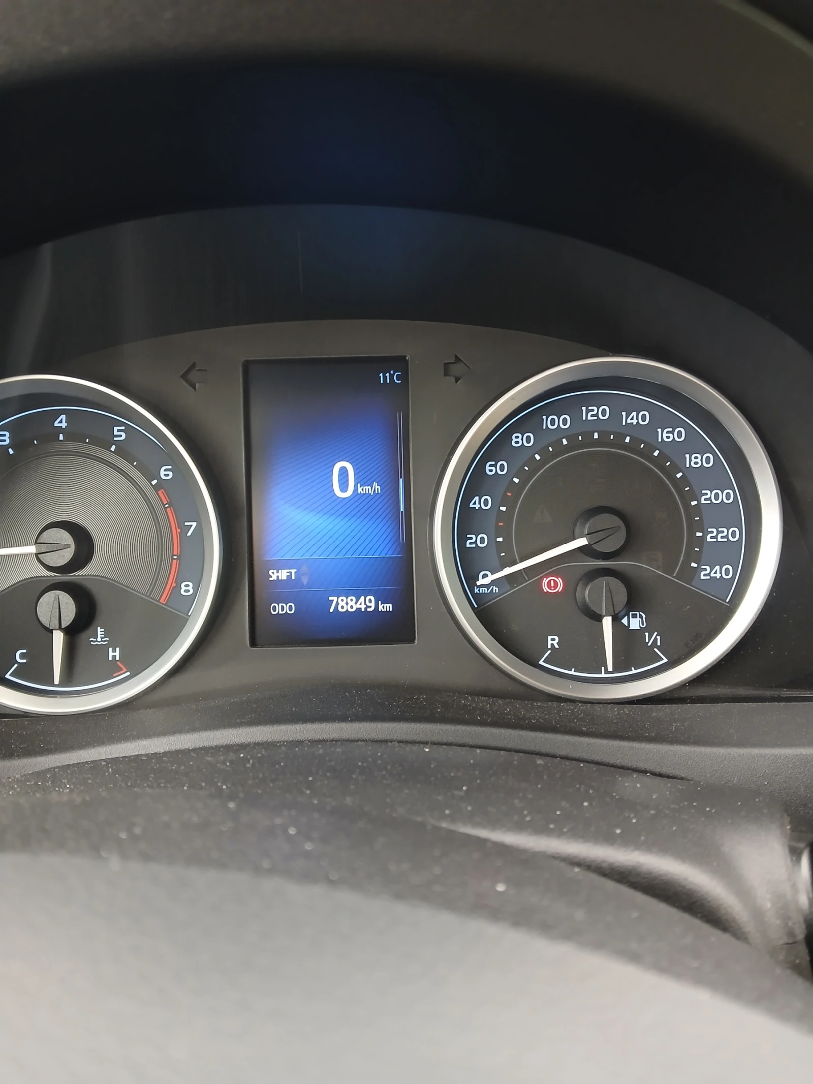 Toyota Corolla, снимка 3 - Автомобили и джипове - 54150575