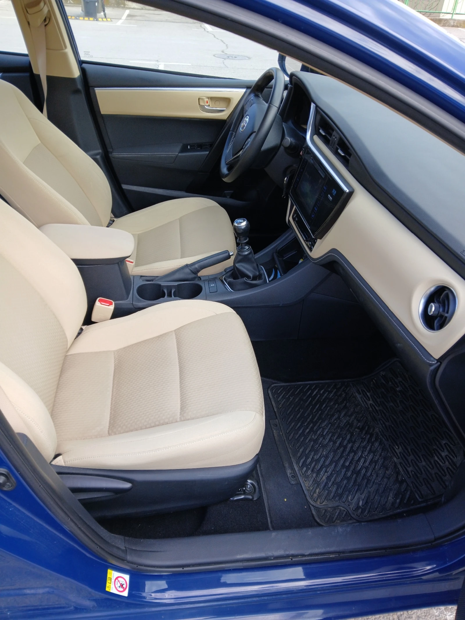 Toyota Corolla, снимка 13 - Автомобили и джипове - 54150575