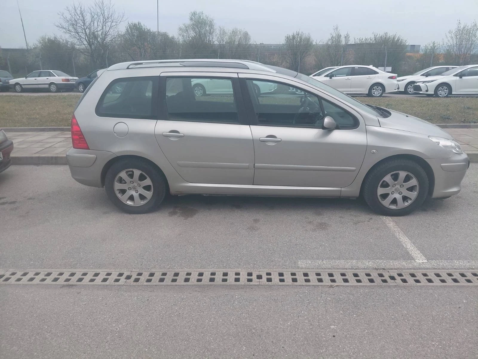 Peugeot 307 Комби, снимка 4 - Автомобили и джипове - 54213105