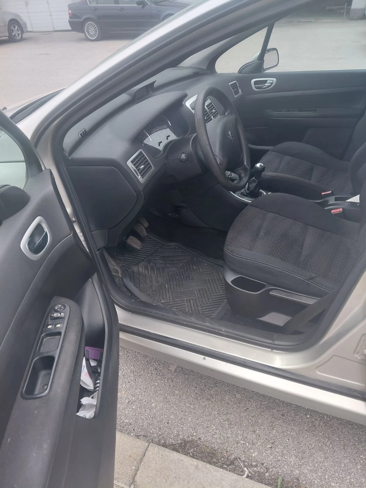 Peugeot 307 Комби, снимка 8 - Автомобили и джипове - 54213105