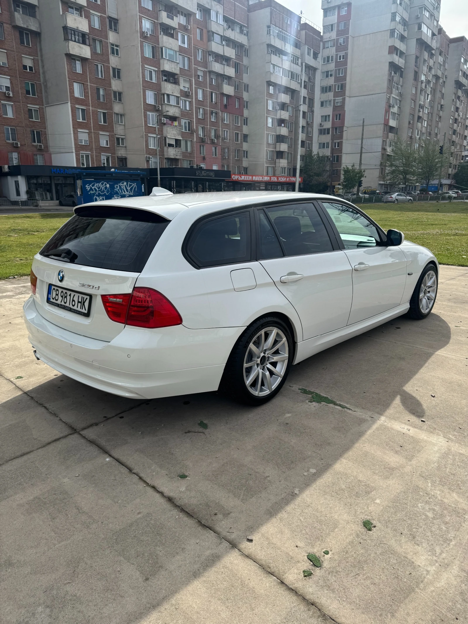 BMW 320 E91, снимка 4 - Автомобили и джипове - 54495576
