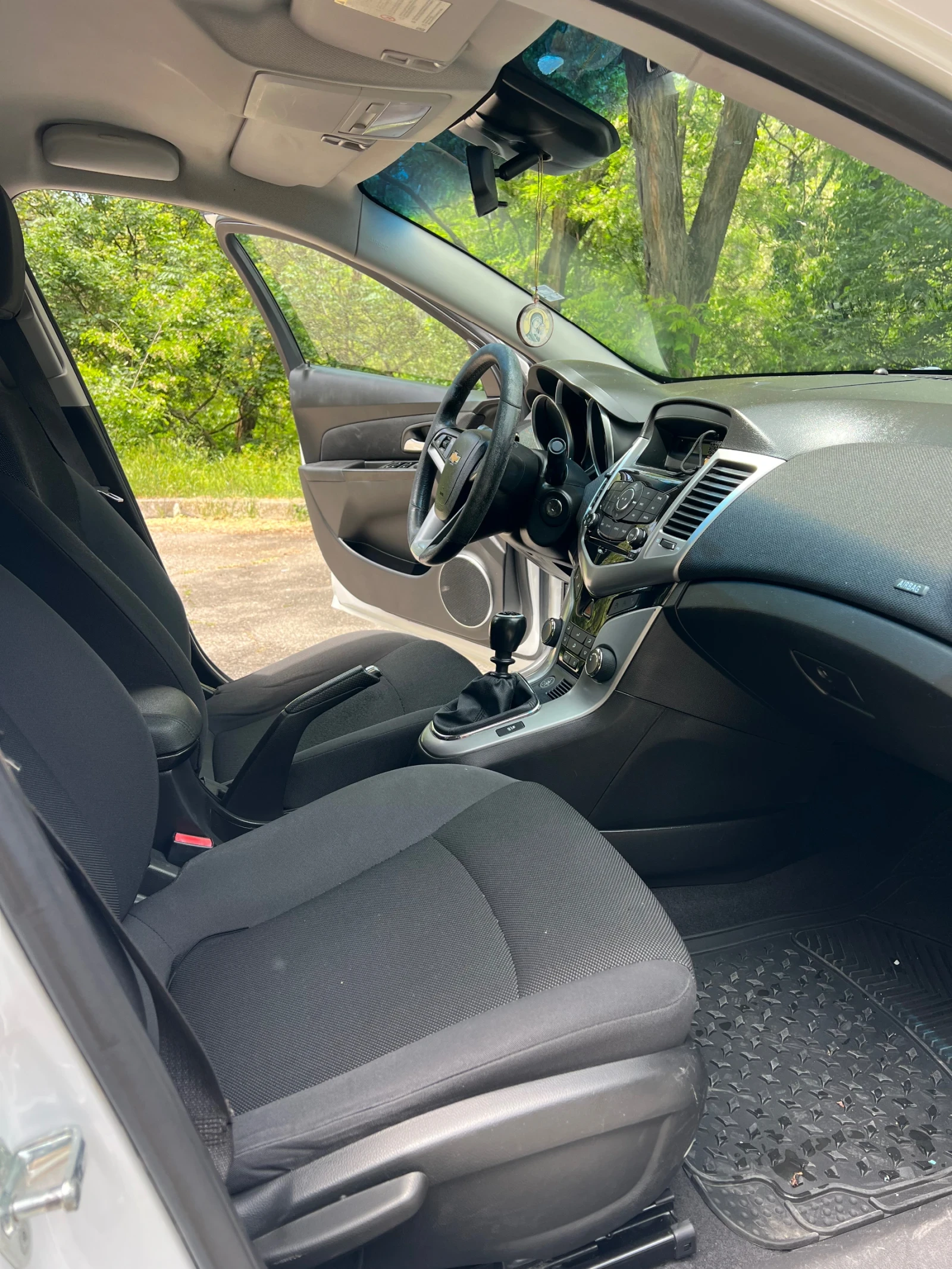 Chevrolet Cruze, снимка 15 - Автомобили и джипове - 54659621