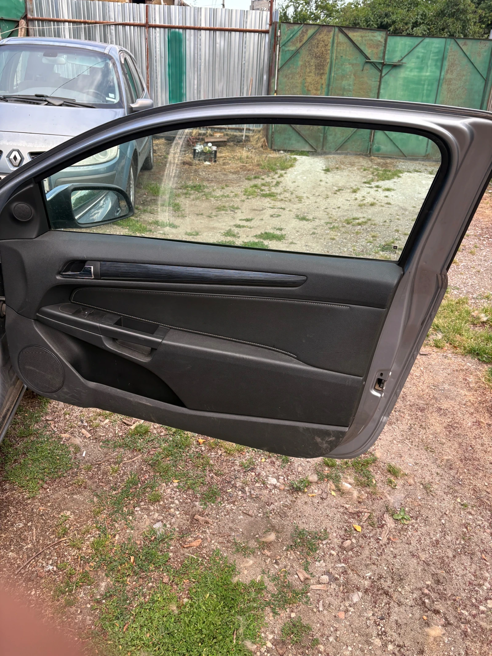 Opel Astra 1.9CDTI, снимка 9 - Автомобили и джипове - 54875096
