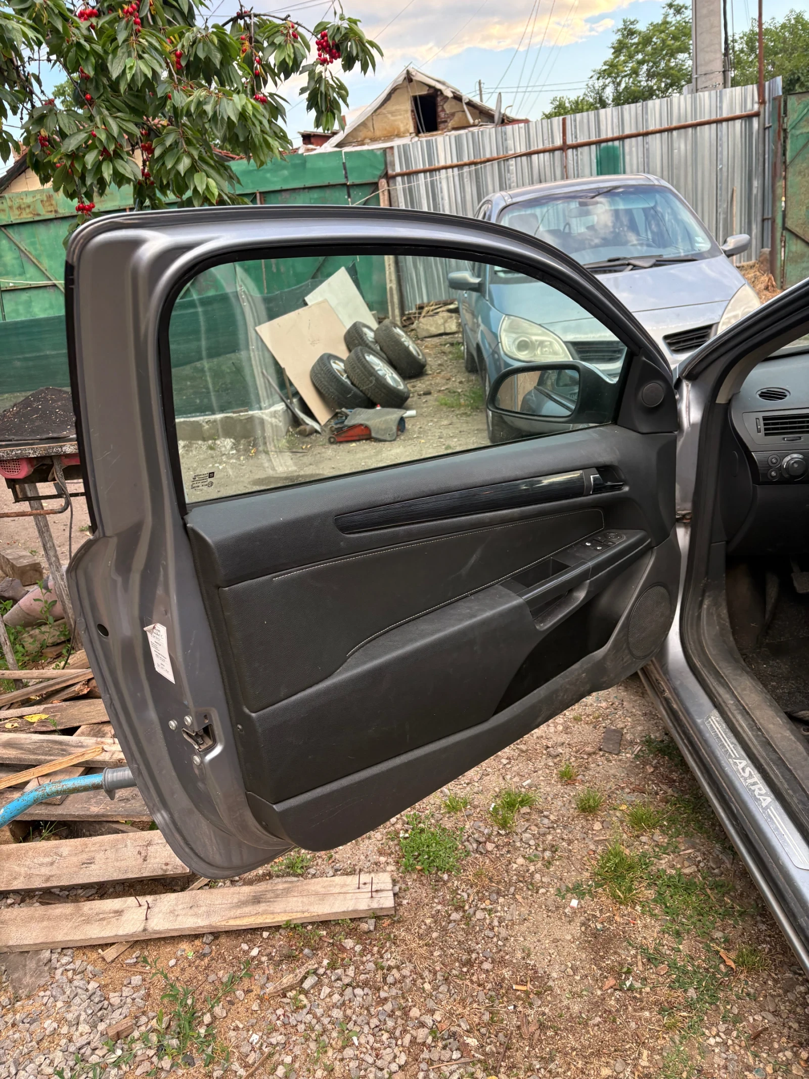 Opel Astra 1.9CDTI, снимка 8 - Автомобили и джипове - 54875096