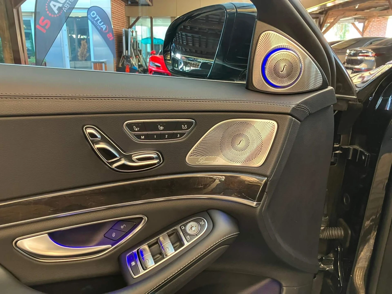 Mercedes-Benz S 560 AMG/Long/RSE/HuD/3D Burmester/Pano/Ambient/Обдухва, снимка 8 - Автомобили и джипове - 55472808