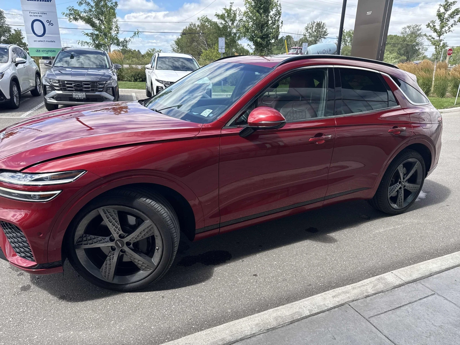 Genesis GV70 Sport Plus* Pano* 360* Distronic* Обдух* Подгрев* , снимка 3 - Автомобили и джипове - 55823110