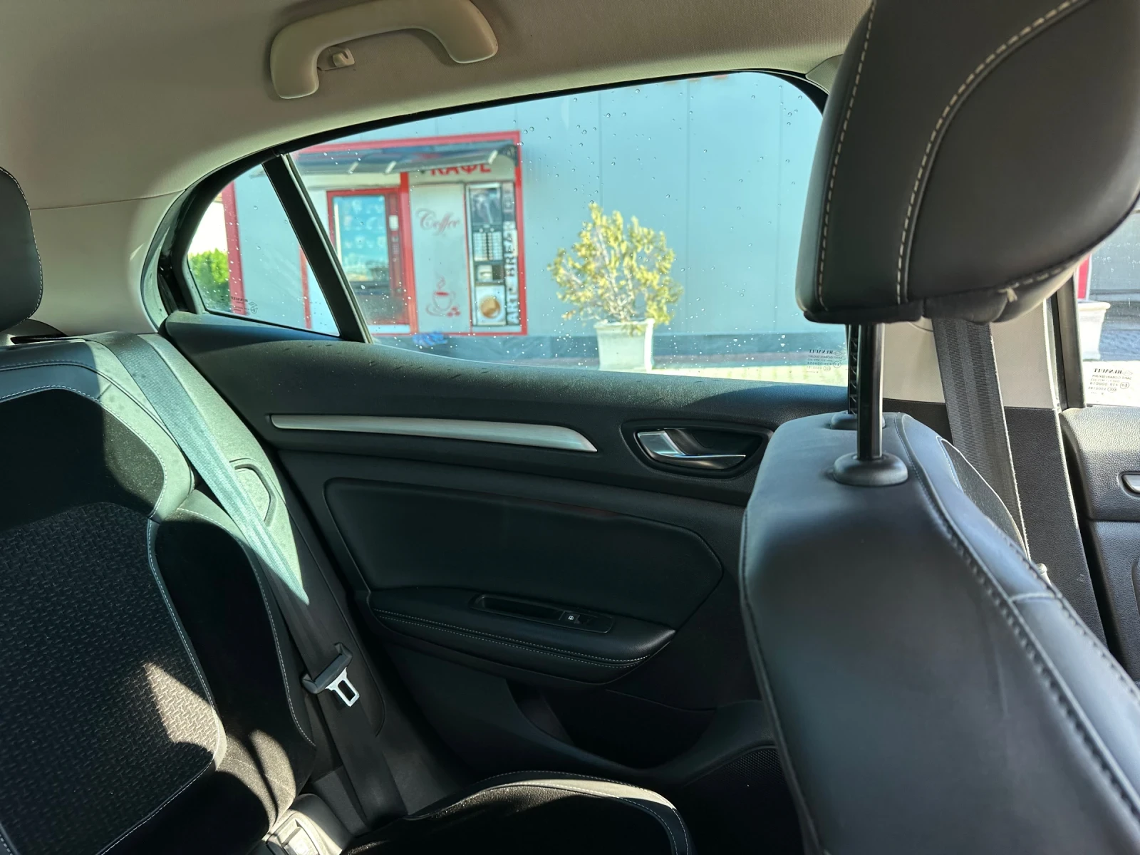 Renault Megane, снимка 4 - Автомобили и джипове - 55907935