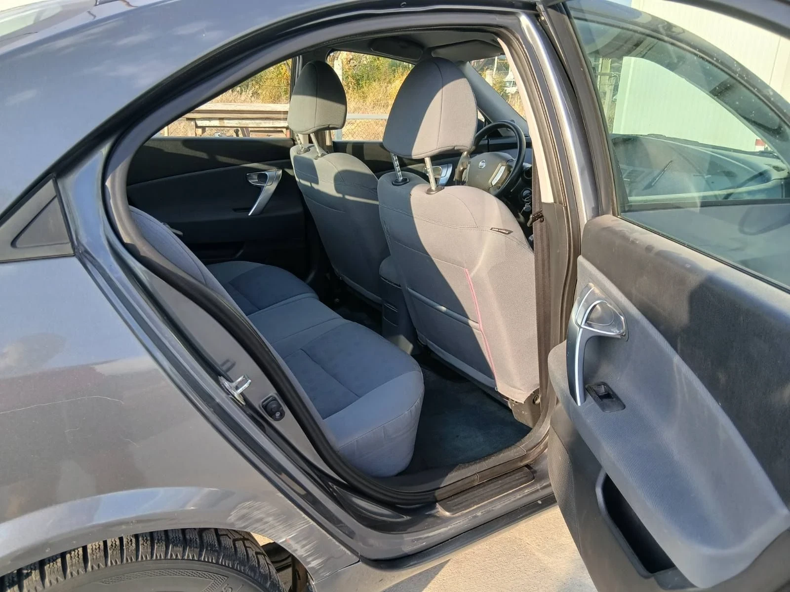 Nissan Primera P12, снимка 4 - Автомобили и джипове - 56447308