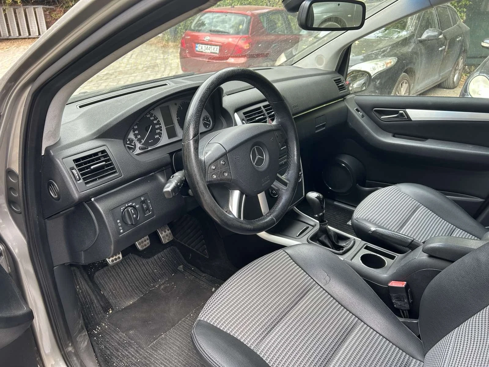 Mercedes-Benz B 200, снимка 3 - Автомобили и джипове - 56686097