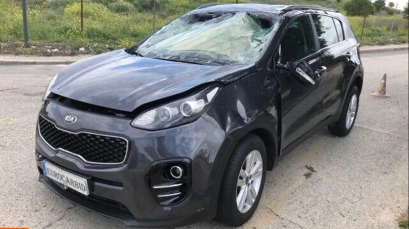 Kia Sportage 1.6  бензин 1.7 дизел , снимка 2 - Автомобили и джипове - 47049538