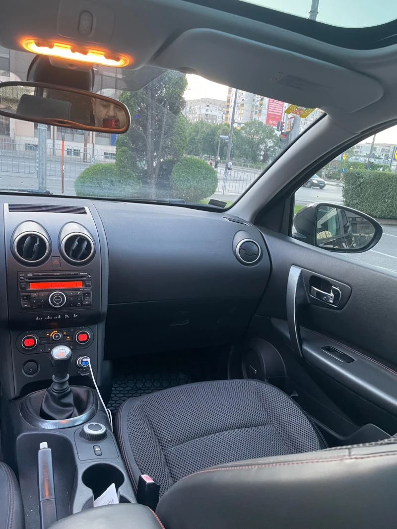 Nissan Qashqai 2.0i 4x4 Швейцария , снимка 9 - Автомобили и джипове - 52704532