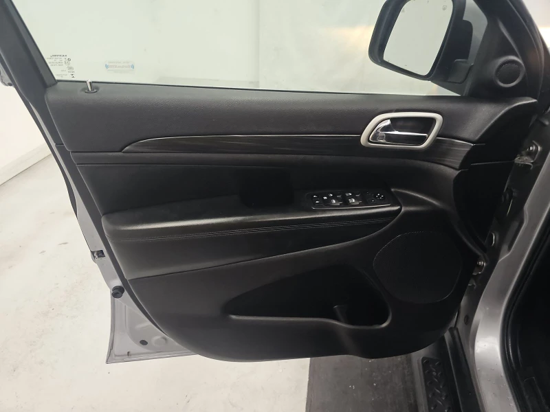 Jeep Grand cherokee, снимка 11 - Автомобили и джипове - 52726163