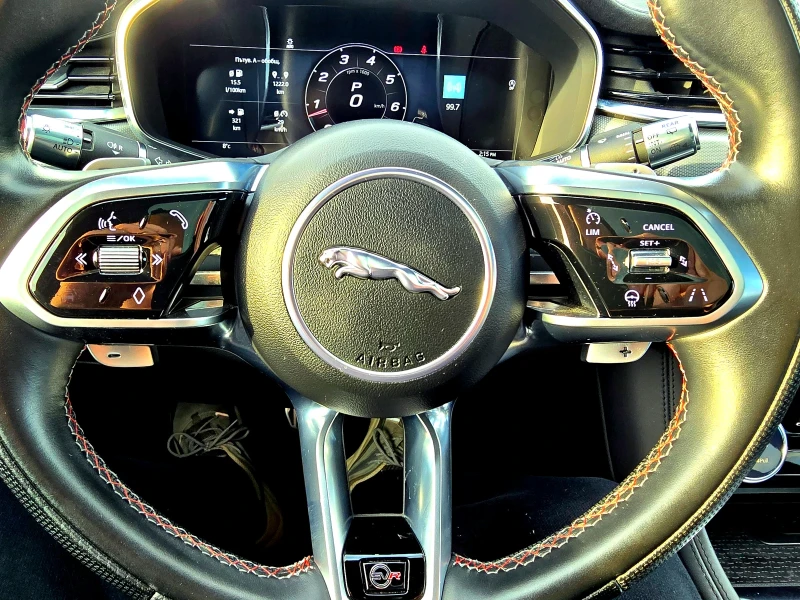 Jaguar F-PACE SVR P550, снимка 8 - Автомобили и джипове - 53070691