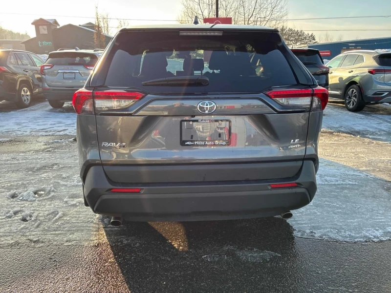 Toyota Rav4 * LE * CARFAX * БЕЗ ПЪРВОНАЧАЛНА ВНОСКА, снимка 4 - Автомобили и джипове - 53114254