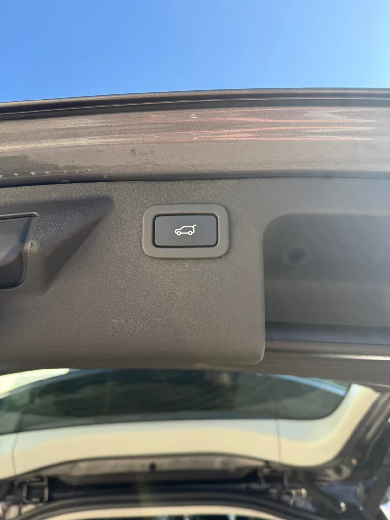 Land Rover Discovery Sport, снимка 15 - Автомобили и джипове - 53282518