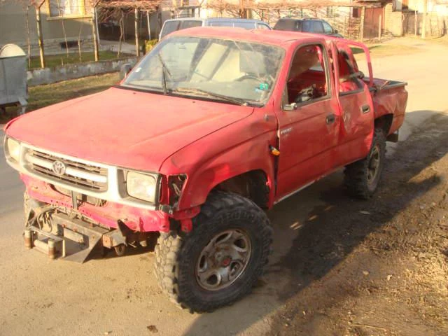 Toyota Hilux 2.4  2L-T, снимка 2 - Автомобили и джипове - 46834059