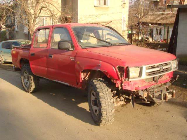 Toyota Hilux 2.4  2L-T, снимка 1 - Автомобили и джипове - 46834059