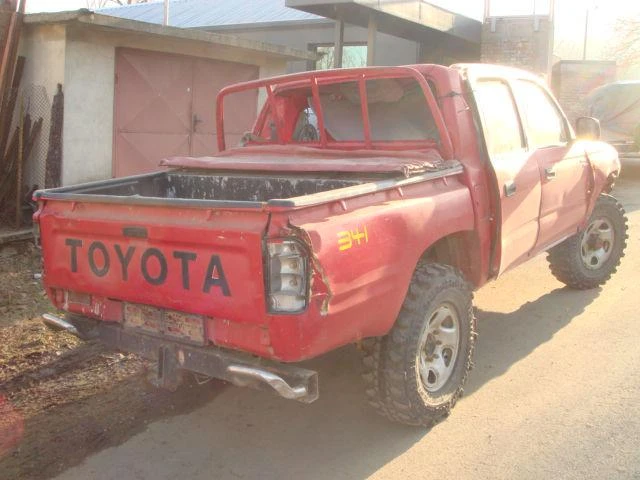 Toyota Hilux 2.4  2L-T, снимка 3 - Автомобили и джипове - 46834059