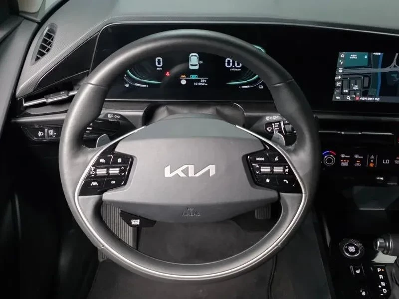 Kia Niro, снимка 13 - Автомобили и джипове - 56719789