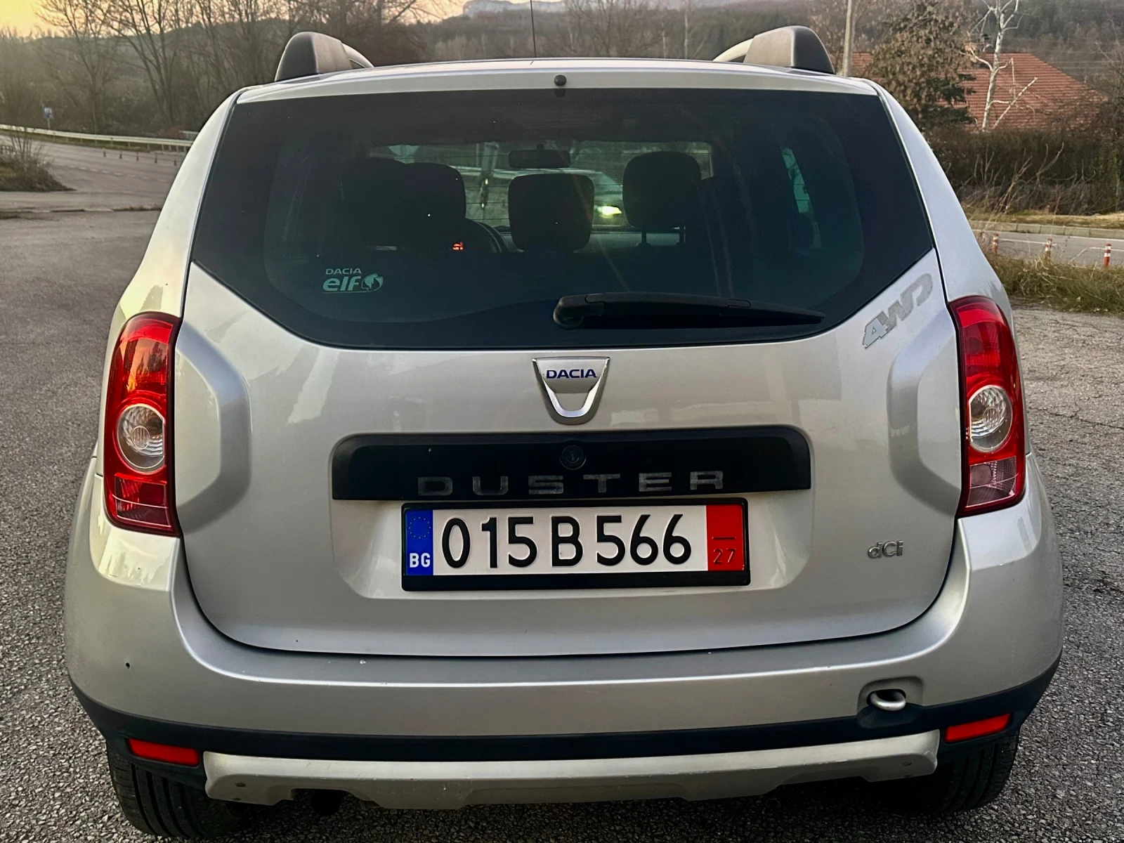 Dacia Duster 1.5 DCi 4* 4 КЛИМА 2011г - изображение 6