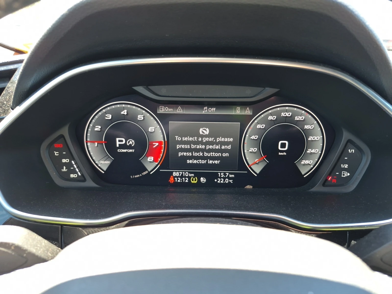 Audi Q3 TECHNIK * S LINE * QUATTRO * CARFAX * , снимка 7 - Автомобили и джипове - 54948031