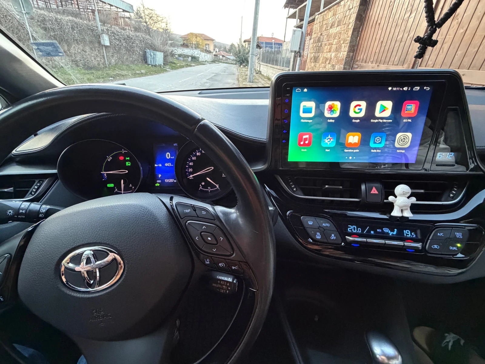 Toyota C-HR 1.8 Hybrid LPG, снимка 9 - Автомобили и джипове - 55157465
