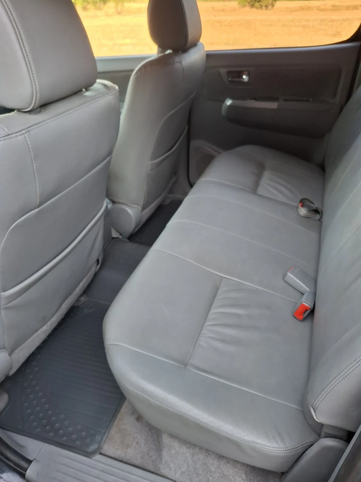 Toyota Hilux, снимка 10 - Автомобили и джипове - 55805198