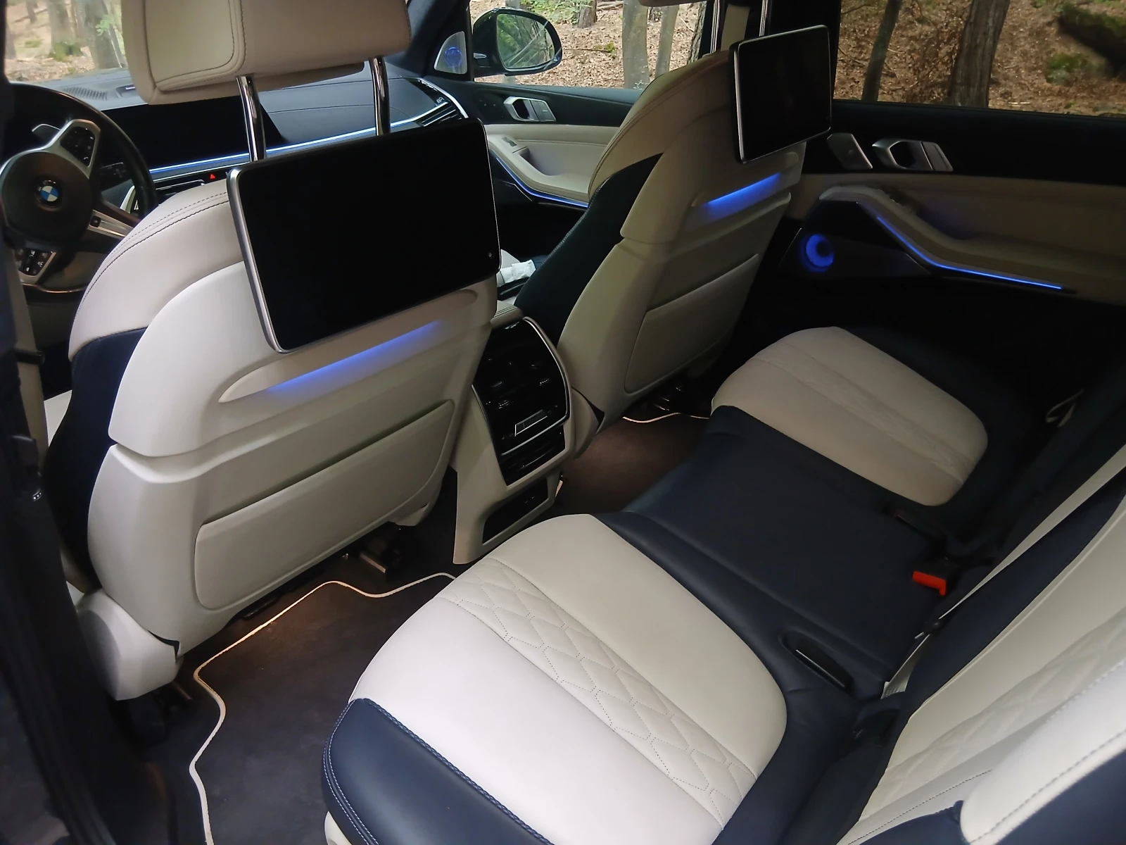 BMW X7 M50i, снимка 8 - Автомобили и джипове - 56114958