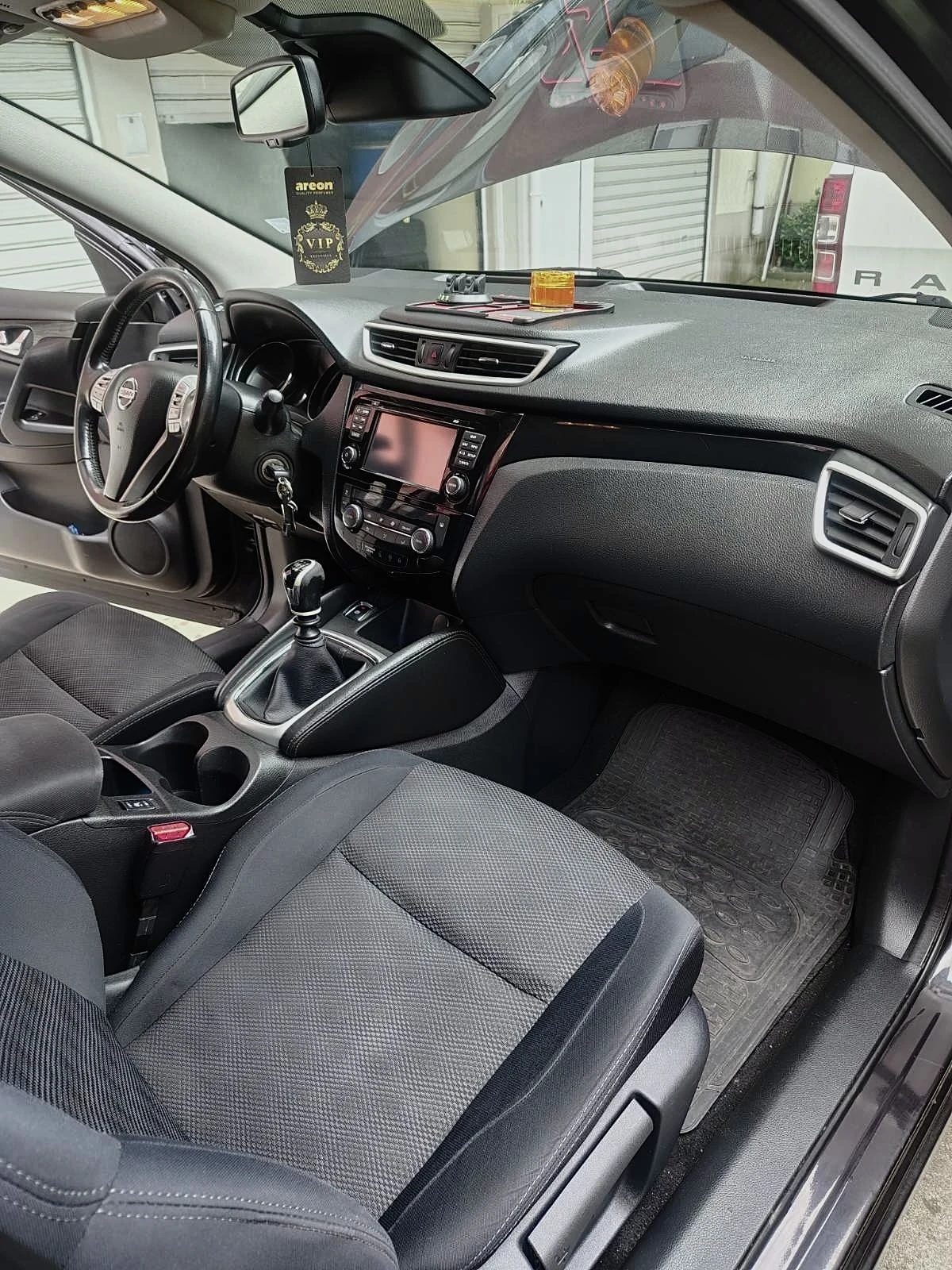 Nissan Qashqai, снимка 5 - Автомобили и джипове - 56527364