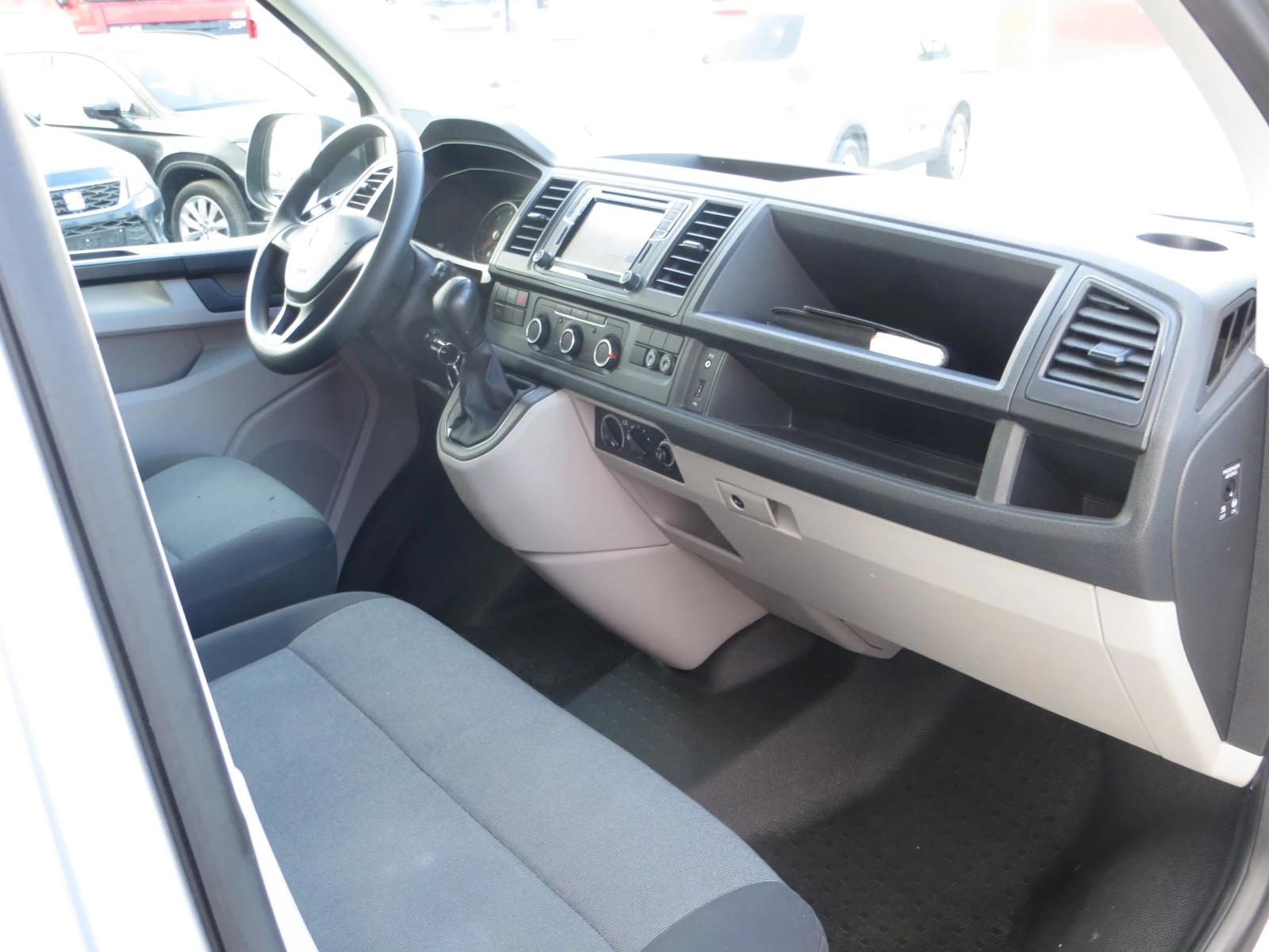 VW Transporter  8+ 1  | Mobile.bg   11