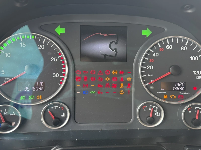 Man Tgx 350 000 km НОВИ ГУМИ, снимка 10 - Камиони - 53327012