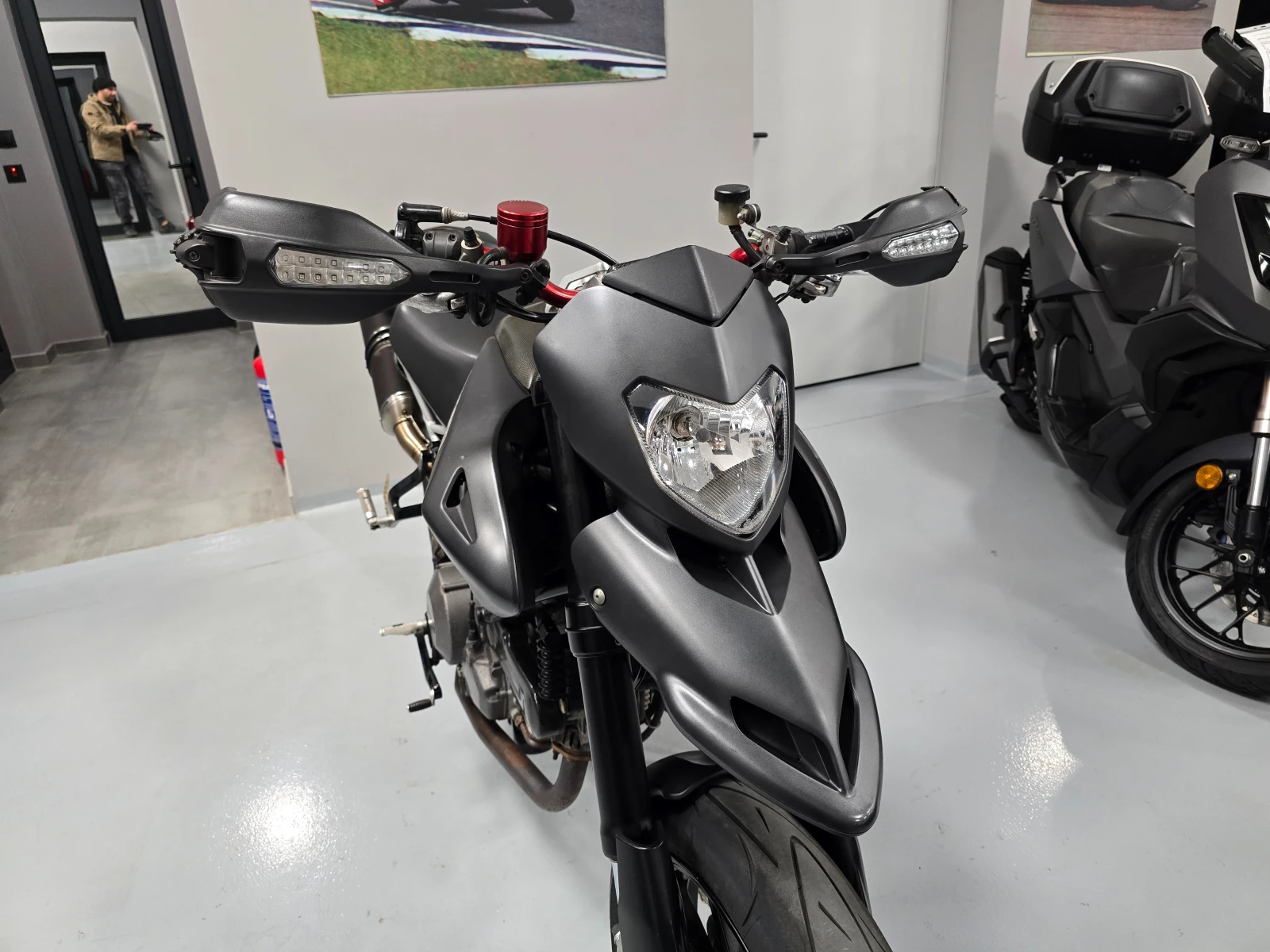 Ducati Hypermotard  800ie, 2010г., снимка 9 - Мотоциклети и мототехника - 53734244