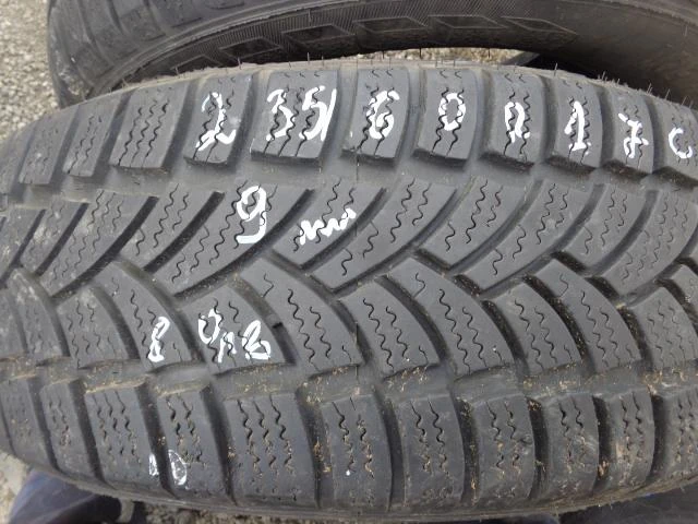 Гуми Зимни 235/60R17, снимка 10 - Гуми и джанти - 21435293