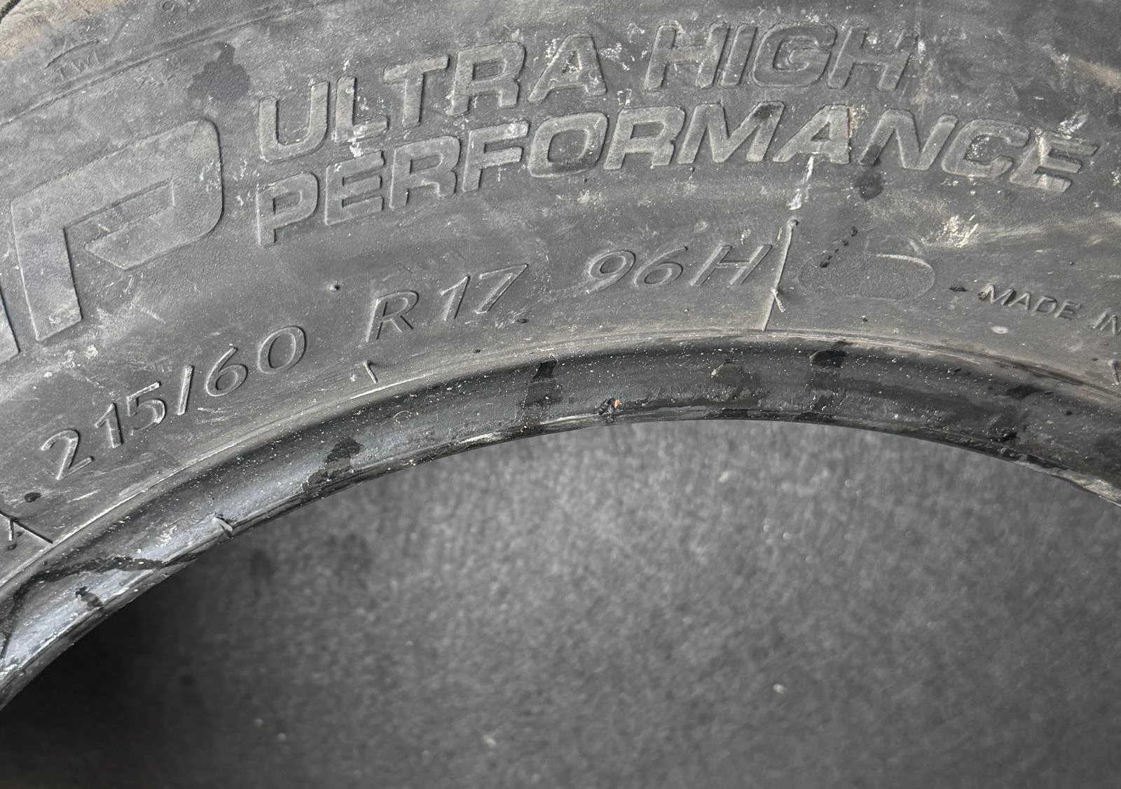 Гуми Летни 215/60R17, снимка 3 - Гуми и джанти - 54487938