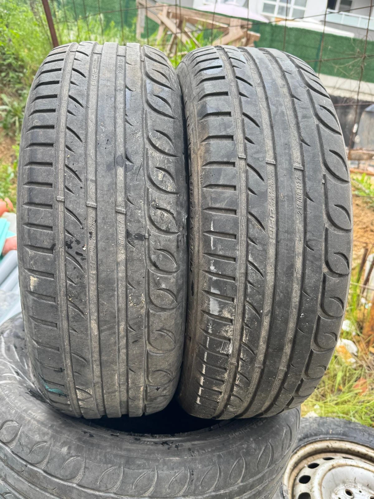 Гуми Летни 215/60R17, снимка 2 - Гуми и джанти - 54487938