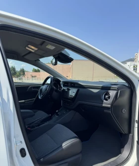 Toyota Auris, снимка 10