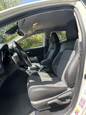 Toyota Auris, снимка 12