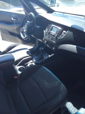 Kia Carens, снимка 5