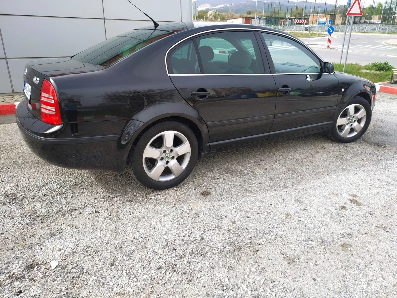 Skoda Superb, снимка 4 - Автомобили и джипове - 47348220