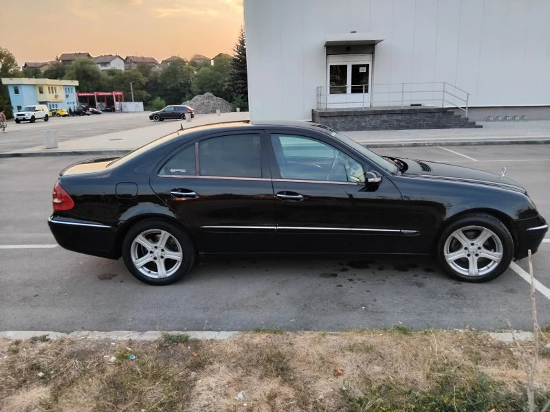 Mercedes-Benz E 220, снимка 6 - Автомобили и джипове - 47374186