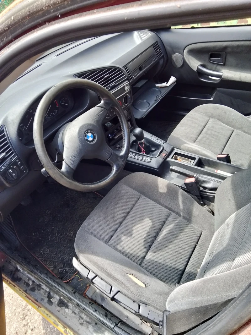 BMW 318, снимка 5 - Автомобили и джипове - 47689657