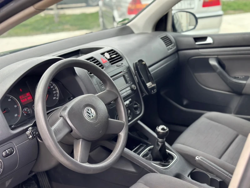 VW Golf 1.9 TDI, снимка 6 - Автомобили и джипове - 49514775