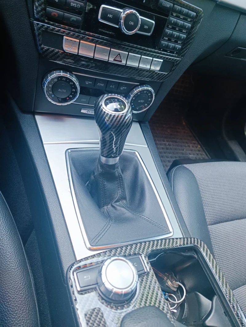 Mercedes-Benz C 180 CDi BlueEfficiency , снимка 12 - Автомобили и джипове - 52621124