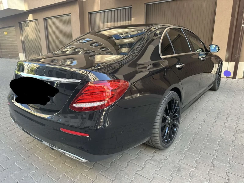 Mercedes-Benz E 220 АMG 9G-tronik, снимка 4 - Автомобили и джипове - 52715358