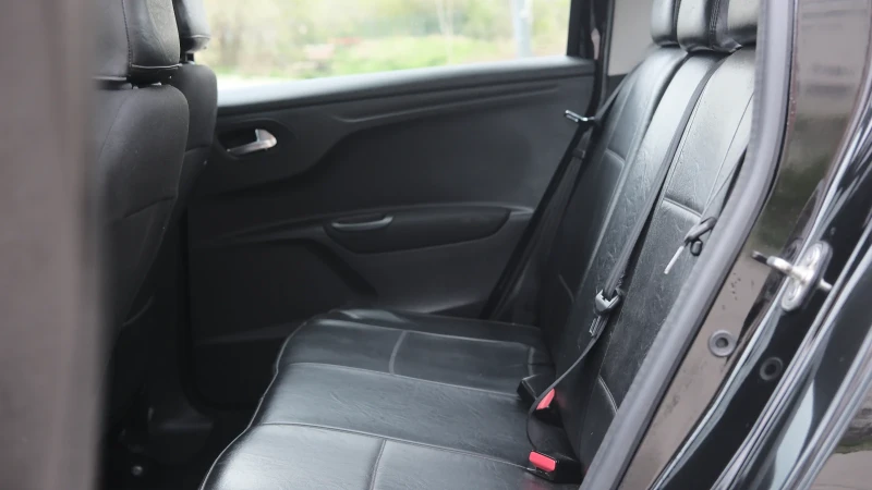 Citroen C-Elysee 1.6 Бензин/Газ BRC, снимка 12 - Автомобили и джипове - 51968366