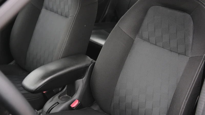 Citroen C-Elysee 1.6 Бензин/Газ BRC, снимка 10 - Автомобили и джипове - 51968366